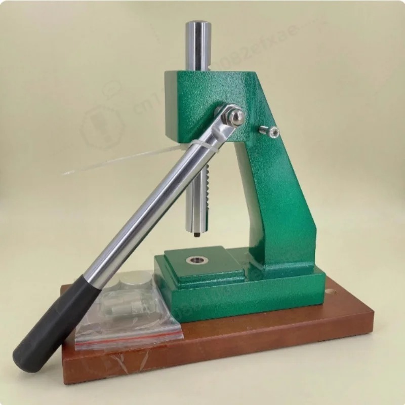 أداة ضغط الغطاء الخلفي للساعات - مراجعة Crystal Press Tool وسعره